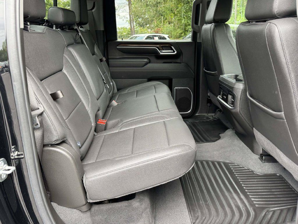 Used 2025 Chevrolet Silverado 2500 LT w/ Trail Boss Package AWD/4WD image 16