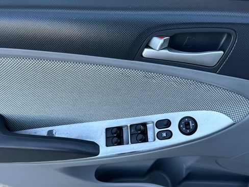 Used 2012 Hyundai Accent GS FWD image 11
