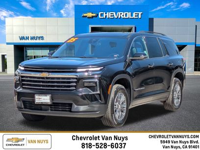 Used 2025 Chevrolet Traverse LT