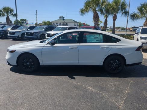 New 2025 Honda Accord SE image 7