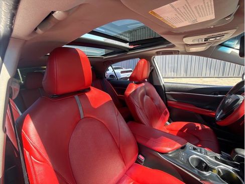 Used 2019 Toyota Camry XSE FWD image 3
