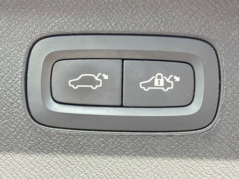 Used 2019 Volvo XC90 T6 R-Design w/ Advanced Package image 12