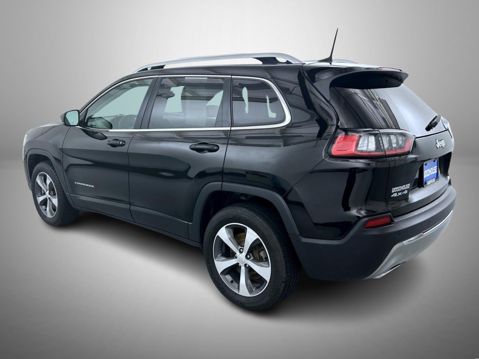 Used 2019 Jeep Cherokee Limited AWD/4WD image 7