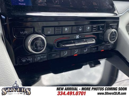 Used 2021 Jeep Grand Cherokee L Overland w/ Luxury Tech Group IV AWD/4WD image 55