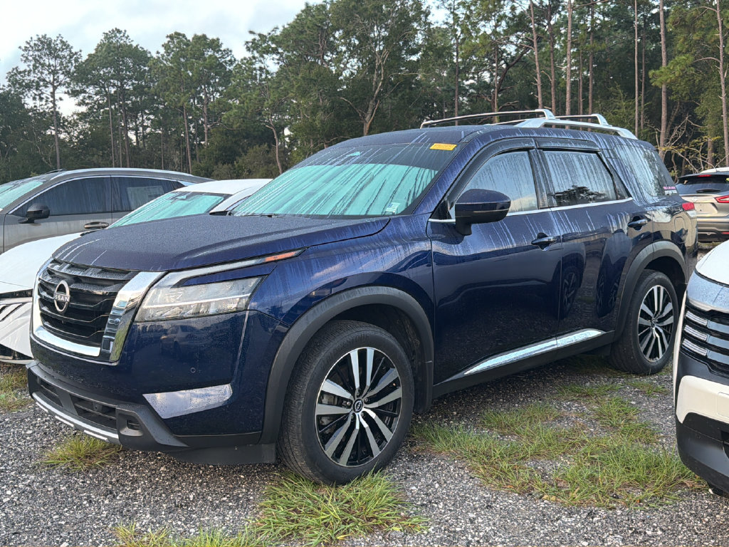 Used 2023 Nissan Pathfinder Platinum w/ Cargo Package AWD/4WD image 5