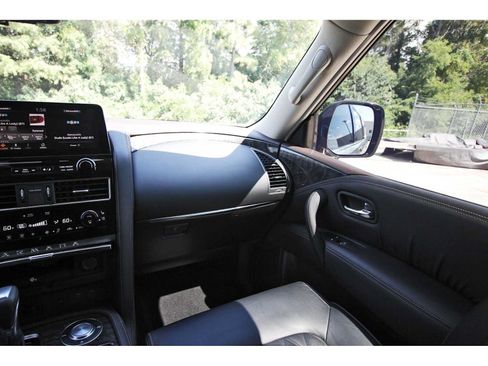 Used 2024 Nissan Armada Platinum w/ Captain's Chairs Package RWD image 8