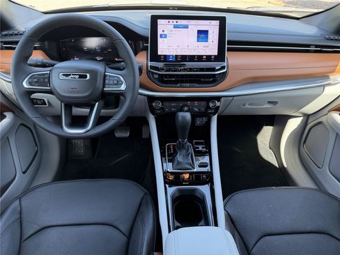 Used 2023 Jeep Compass Limited w/ Elite Group AWD/4WD image 2