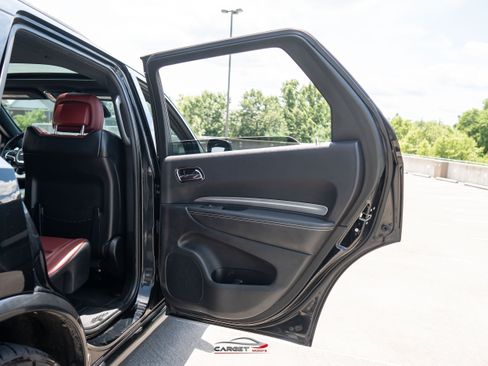 Used 2018 Dodge Durango SRT w/ Technology Group AWD/4WD image 47
