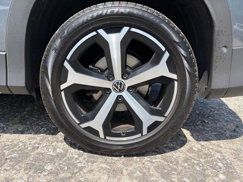 Used 2026 Volkswagen Tiguan SE FWD image 27