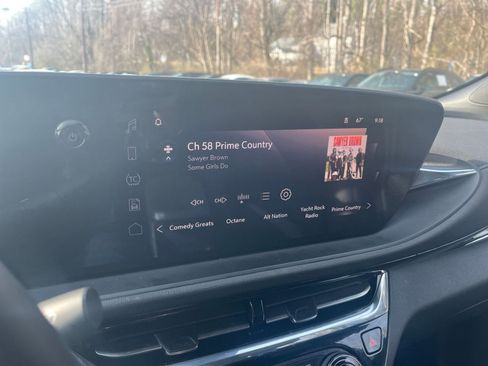 Used 2025 Buick Envista Sport Touring image 17