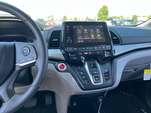 Used 2024 Honda Odyssey EX image 16