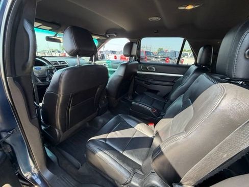 Used 2016 Ford Explorer XLT w/ Equipment Group 202A AWD/4WD image 14