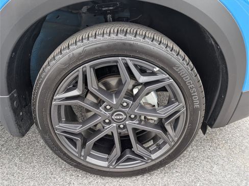 Used 2025 Nissan Kicks SR AWD/4WD image 9