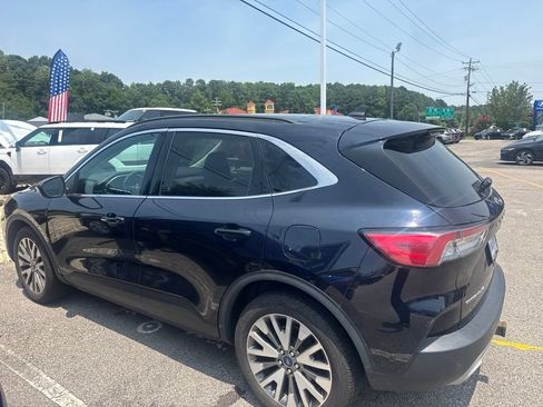 Used 2021 Ford Escape Titanium w/ Class II Trailer Tow Package AWD/4WD image 5
