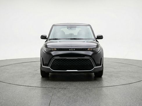 Used 2025 Kia Soul LX w/ LX Technology Package FWD image 2