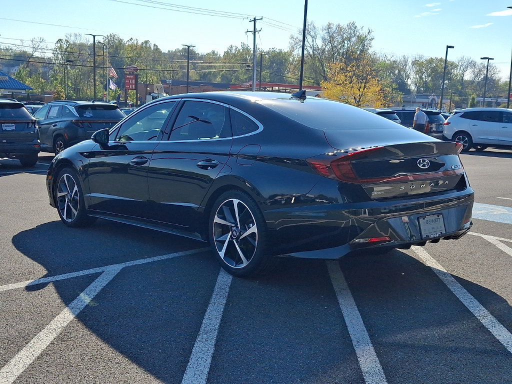 Used 2023 Hyundai Sonata SEL Plus FWD image 4