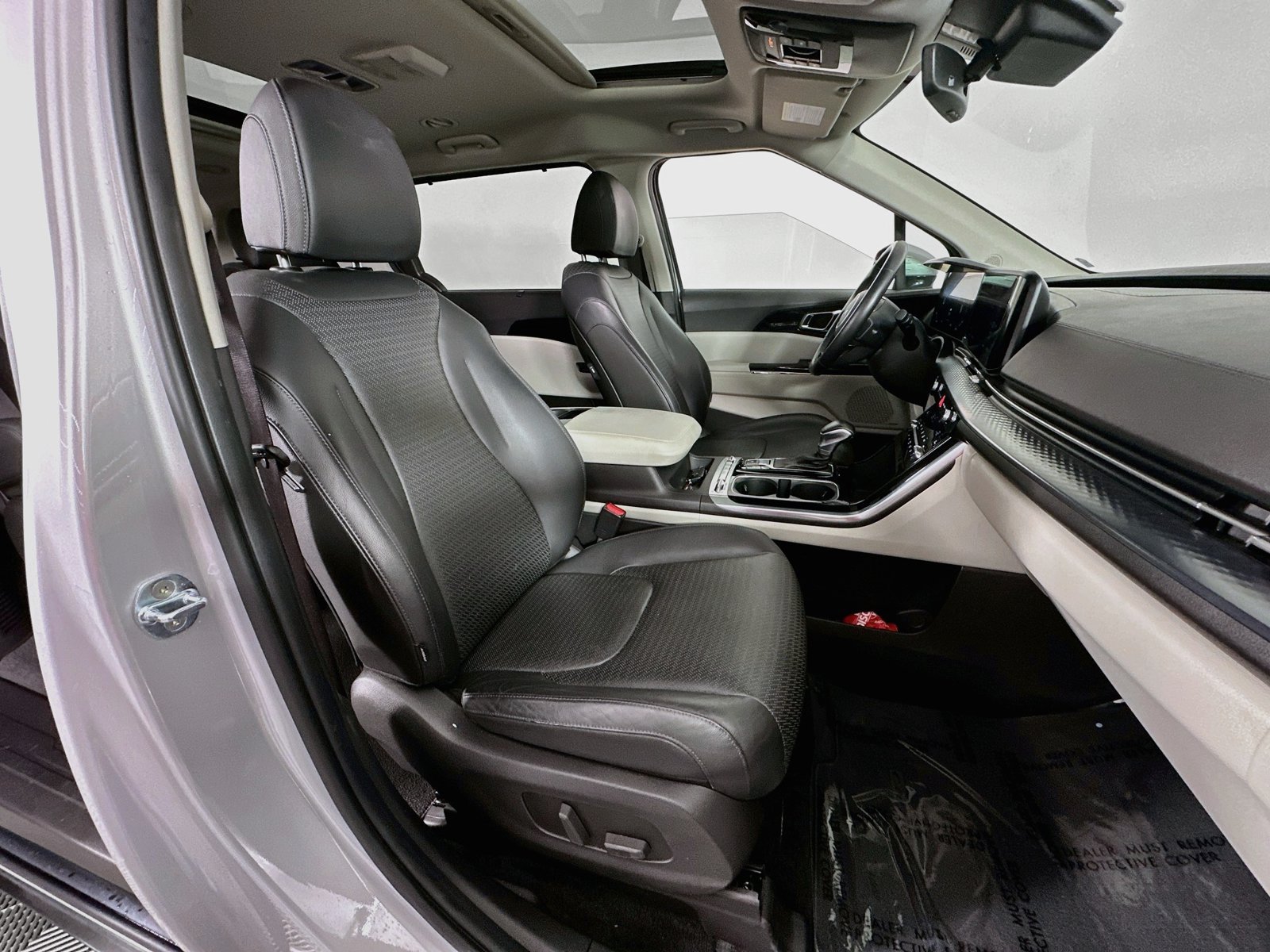 Used 2022 Kia Carnival SX FWD image 30