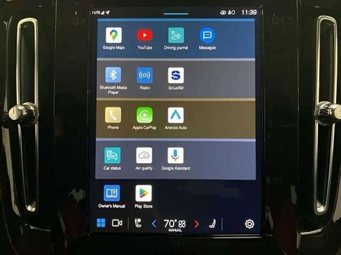 Used 2025 Volvo XC40 B5 Plus image 39