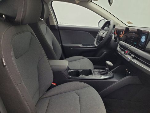 Used 2025 Kia K4 FWD image 21