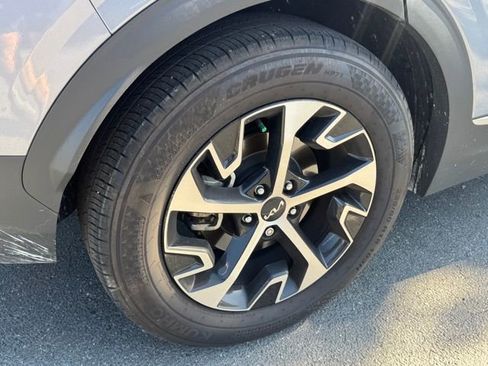 Used 2024 Kia Sportage EX FWD image 7