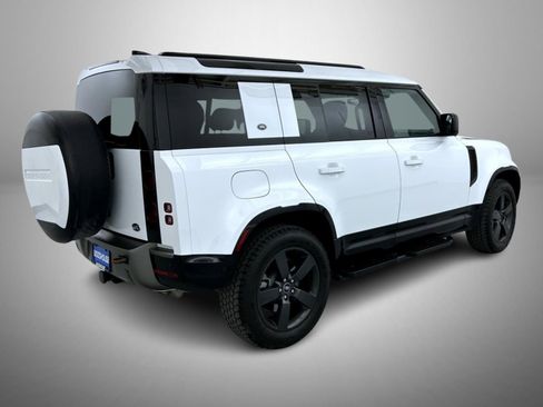 Used 2022 Land Rover Defender 110 X-Dynamic SE AWD/4WD image 5