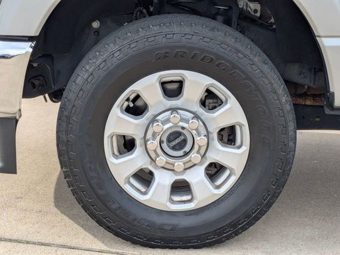 Used 2024 Ford F250 XLT image 11