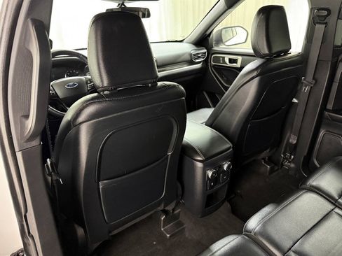 Used 2020 Ford Explorer XLT w/ Equipment Group 202A RWD image 34
