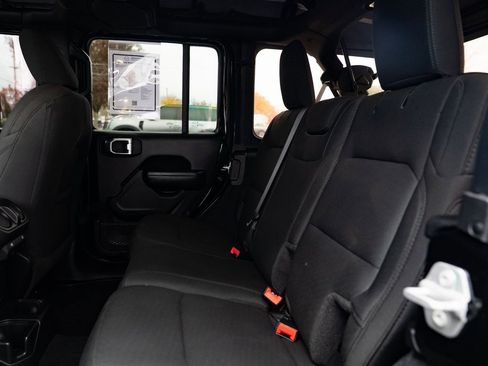 Used 2022 Jeep Wrangler Unlimited Sport image 21