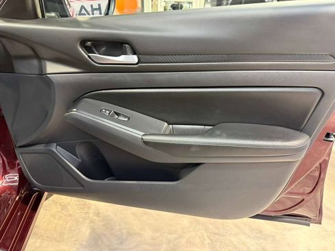 Used 2025 Nissan Altima 2.5 SV image 49