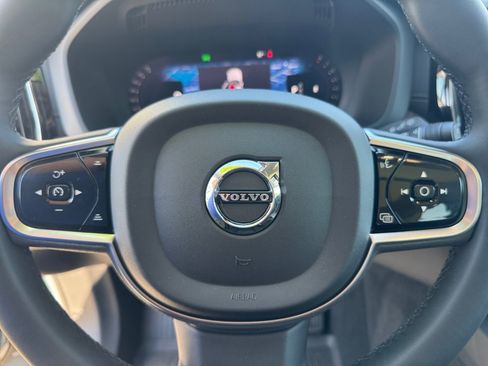 Used 2023 Volvo XC60 B5 Ultimate w/ Climate Package FWD image 33