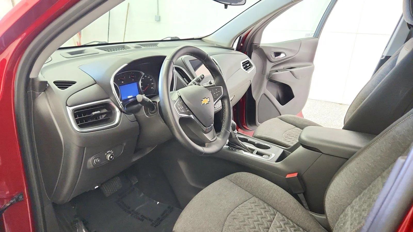 Used 2024 Chevrolet Equinox LT FWD image 14