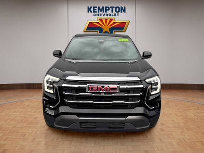 Used 2025 GMC Terrain Elevation