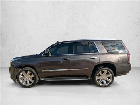 Used 2017 Cadillac Escalade Luxury image 9