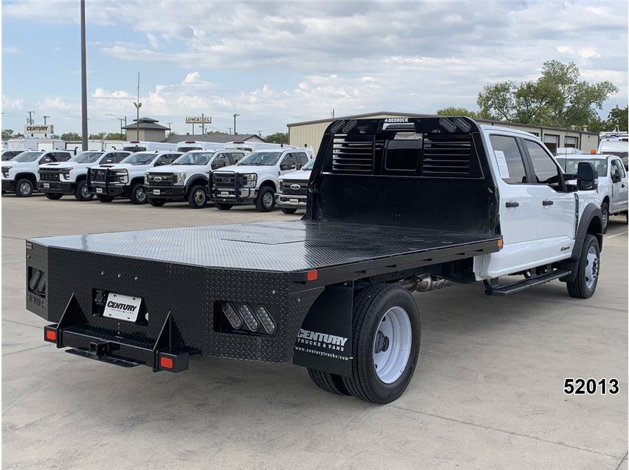 Used 2025 Ford F550 4x4 Crew Cab image 2