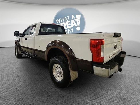 Used 2017 Ford F250 XL w/ Power Equipment Group image 6