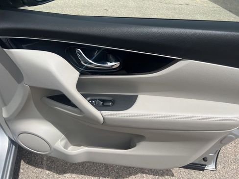 Used 2018 Nissan Rogue Sport SL w/ SL Premium Package AWD/4WD image 22