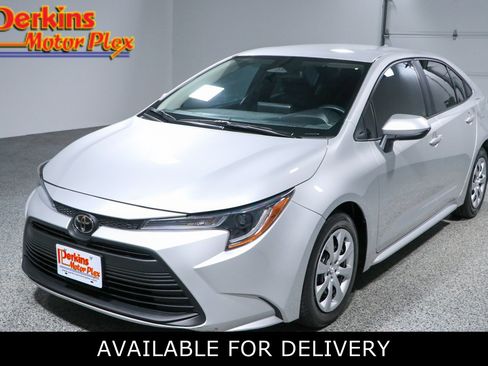 Used 2023 Toyota Corolla LE FWD image 1