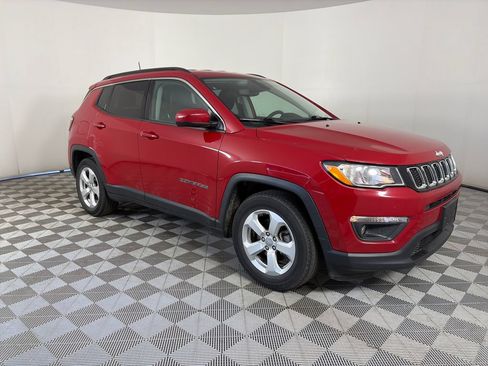 Used 2021 Jeep Compass Latitude FWD image 1