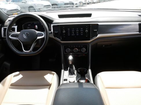 Used 2023 Volkswagen Atlas Cross Sport SE AWD/4WD image 10
