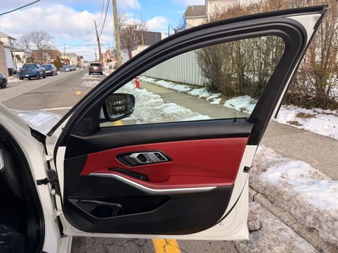 Used 2023 BMW 330e xDrive w/ Driving Assistance Package image 30