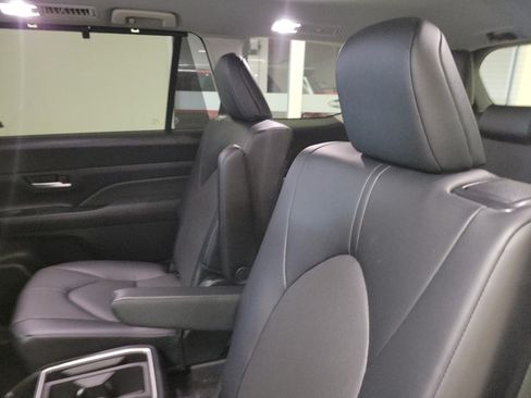 Used 2026 Toyota Grand Highlander FWD image 15