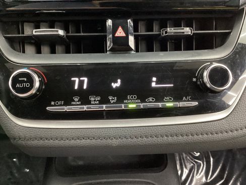 Used 2022 Toyota Corolla SE image 35