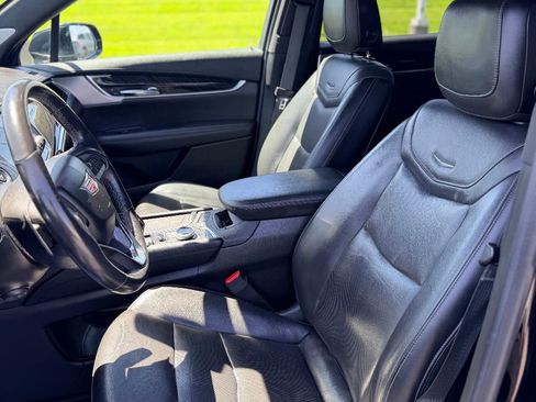 Used 2020 Cadillac XT6 Premium Luxury AWD/4WD image 13