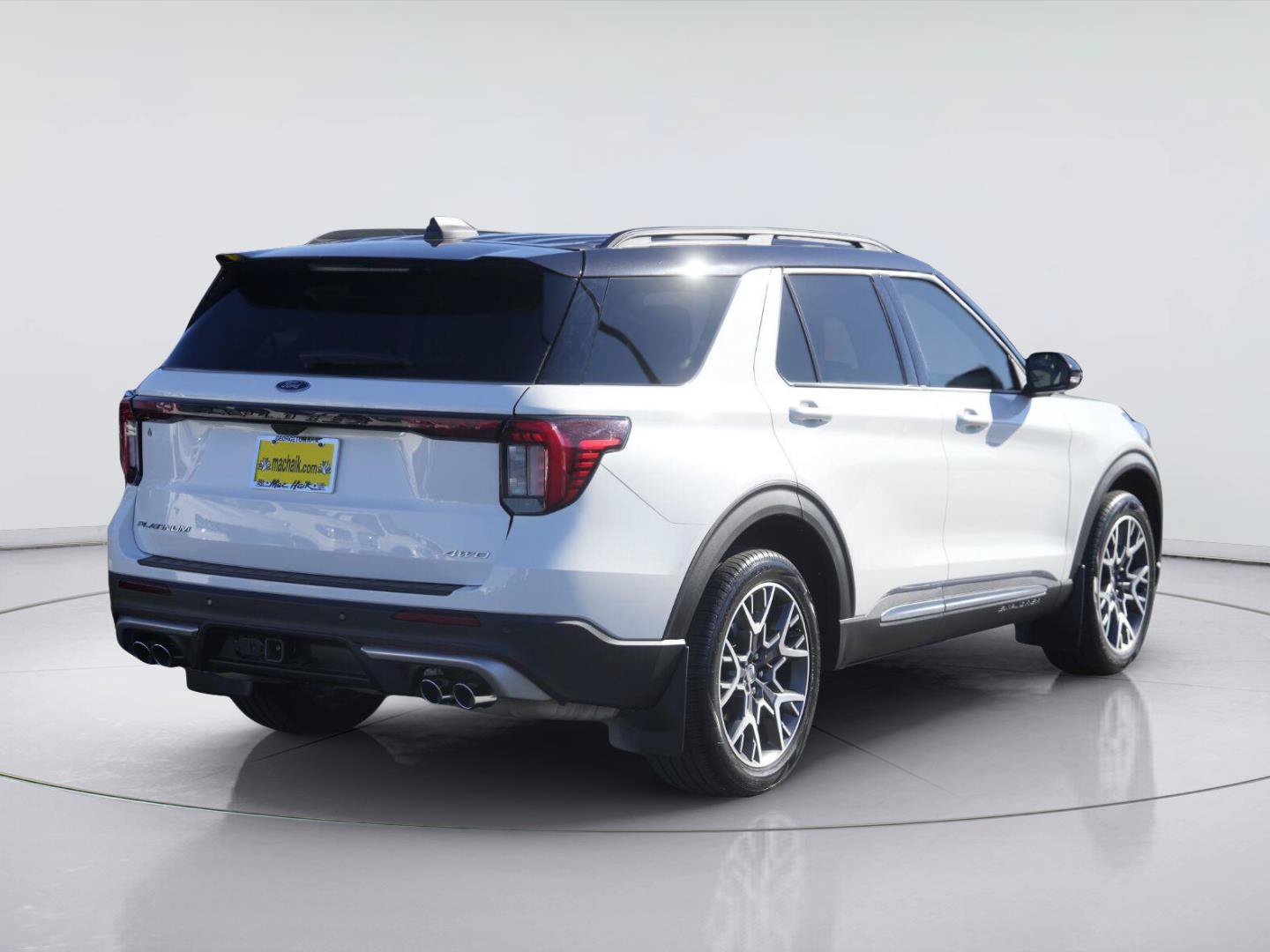 Certified 2025 Ford Explorer Platinum w/ Ultimate Package AWD/4WD image 6