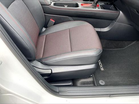 Used 2025 Nissan Kicks SR w/ SR Premium Package AWD/4WD image 37