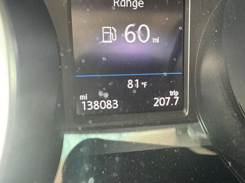 Used 2021 Volkswagen Tiguan SE w/ Panoramic Sunroof Package FWD image 10