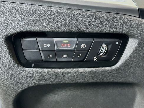 Used 2025 BMW 330i Sedan image 17