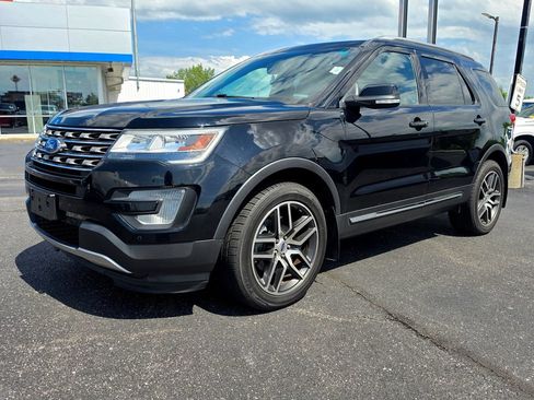 Used 2016 Ford Explorer XLT w/ Equipment Group 202A AWD/4WD image 2