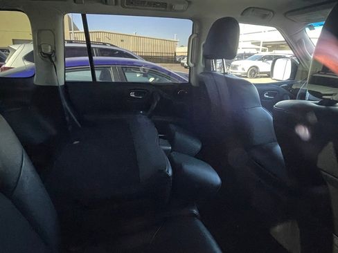 Used 2016 INFINITI QX80 4WD w/ Driver's Assistance Package image 6