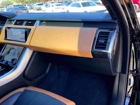 Used 2019 Land Rover Range Rover Sport HSE Dynamic image 18